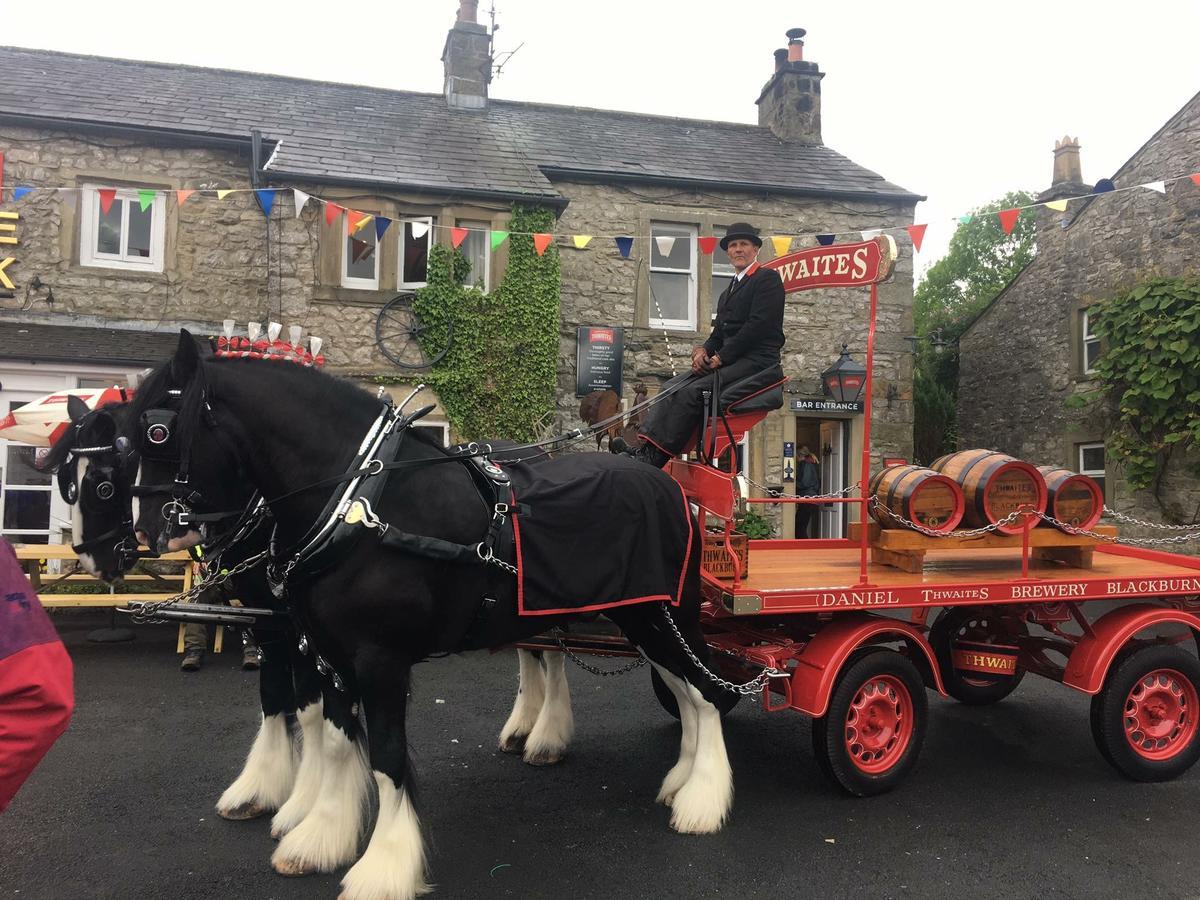 The Game Cock Inn Austwick Экстерьер фото